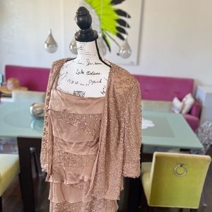 Gorgeous ALYCE Paris Pleaded & Sequence Lace Set.